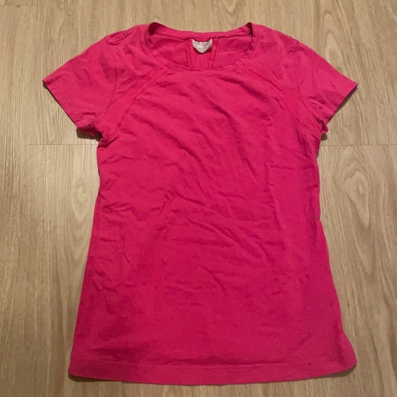 Workout top - Picture 1 of 3